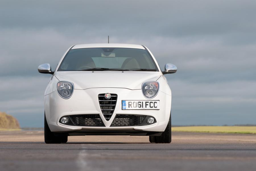  Alfa Romeo MiTo Quadrifoglio Verde (955) 2011 года  (UK) (фото 11 из 18)